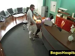 Après avoir conduit, la mère est revenue et le long film porno francais garçon a plaisanté.