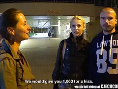 Lâcher le bébé et se video voyeur francais déshabille.