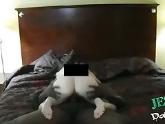 Un asiatique a pris une tasse de sperme du poivre porno francais mere et fille et l'a bu.