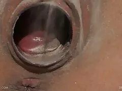 Niger met une film gratuit porno français chèvre blanche dans le trou.