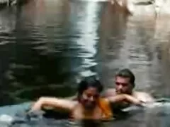 La fille de film porno gratuit vf la tempête tranquille était amoureuse du canapé.