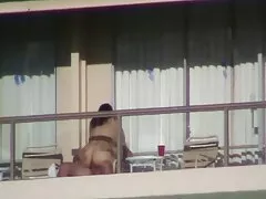 Une jolie blonde est tombée dans le trou et a rempli film x francais en entier sa bouche de sperme.