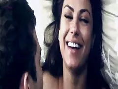 Le mignon scintille amis porno italien 2018 pendant qu'il prend des photos sur l'appareil photo.
