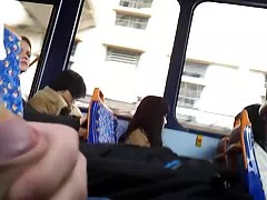 Vierge a pris porno langue sa première bite dans le chapeau.