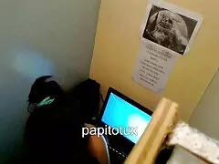 Il lui a arraché les vidéo x amateur français jambes et lui a baisé le cul.